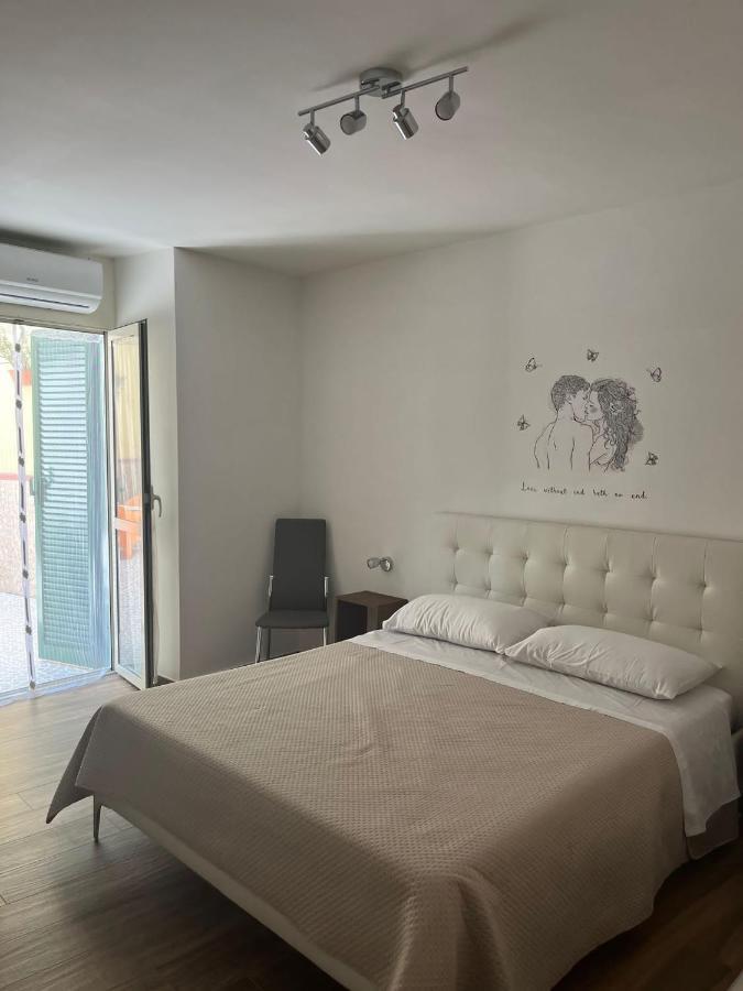 Centro Stabia Apartment กาสเตลลัมมาเร ดิ สตาเบีย ภายนอก รูปภาพ
